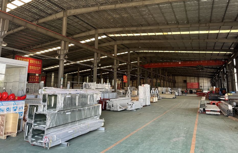 Zhejiang Huier Coating Environmental Protection Equipment Co., Ltd manufacturer production line